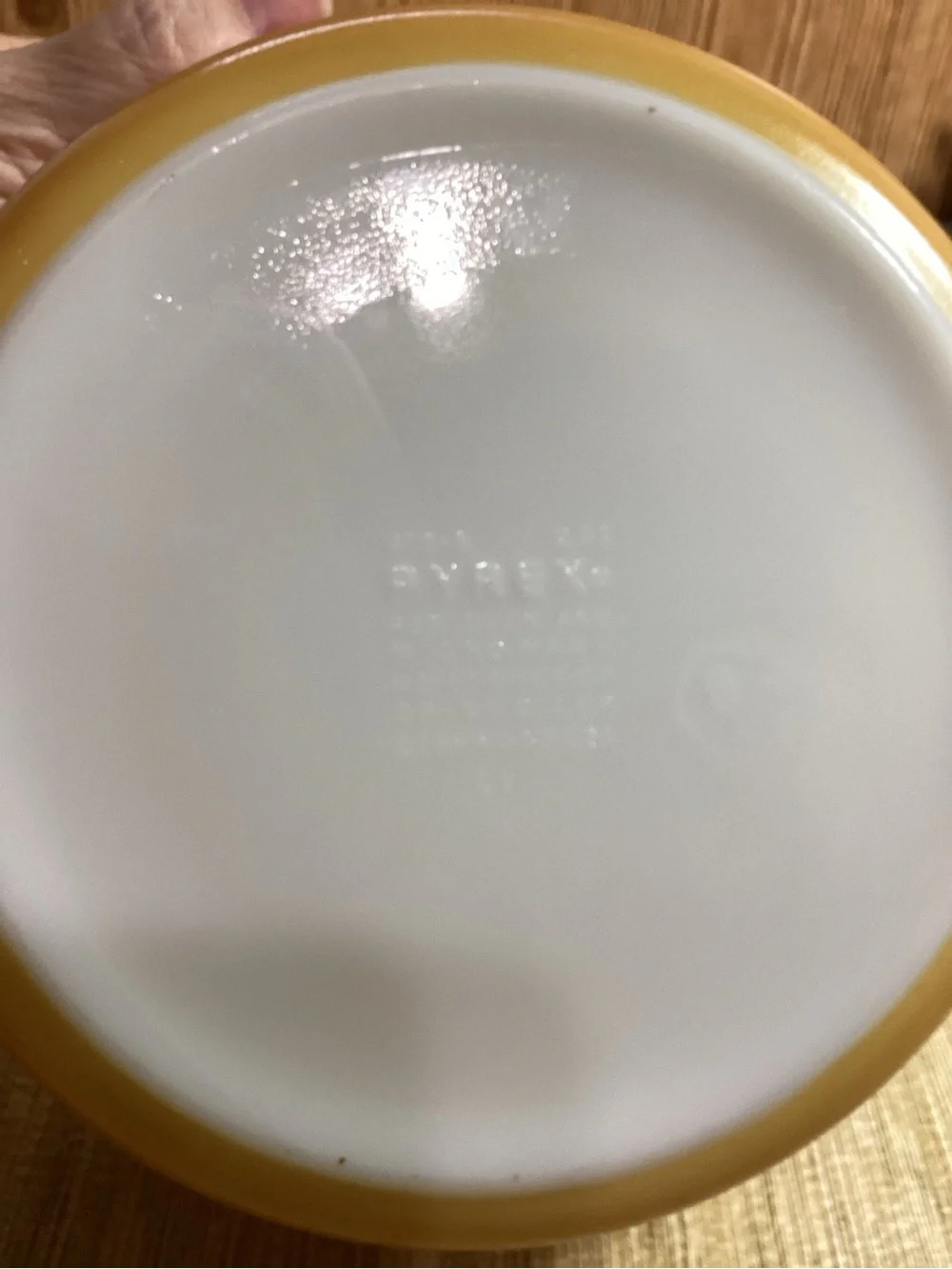 Vintage Pyrex Butterfly Gold Casserole Dish 2.5 Qt